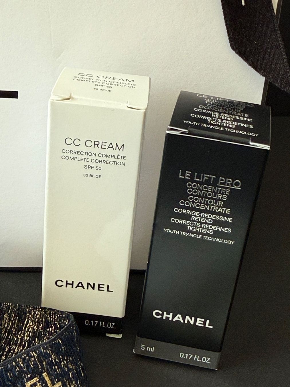 Chanel Borse: CHANEL - Parfumminis  Papiertasche Kamelie Geschenksband – Nuovo (secondo la descrizione) da St. Gallen venduto da aracne 5