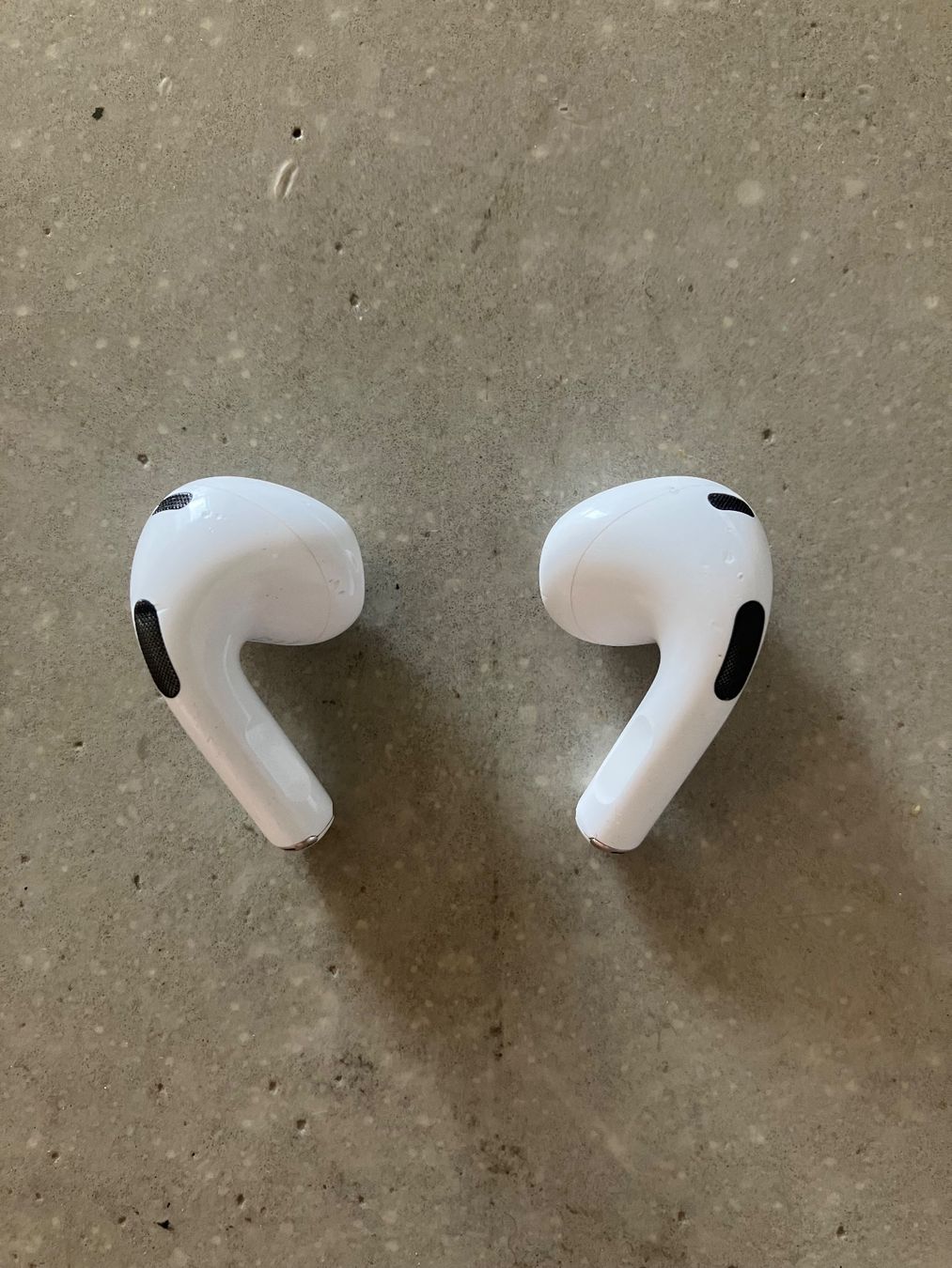 Apple Cuffie: Apple AirPods 3 – Usato da Lausanne venduto da mr.v 7