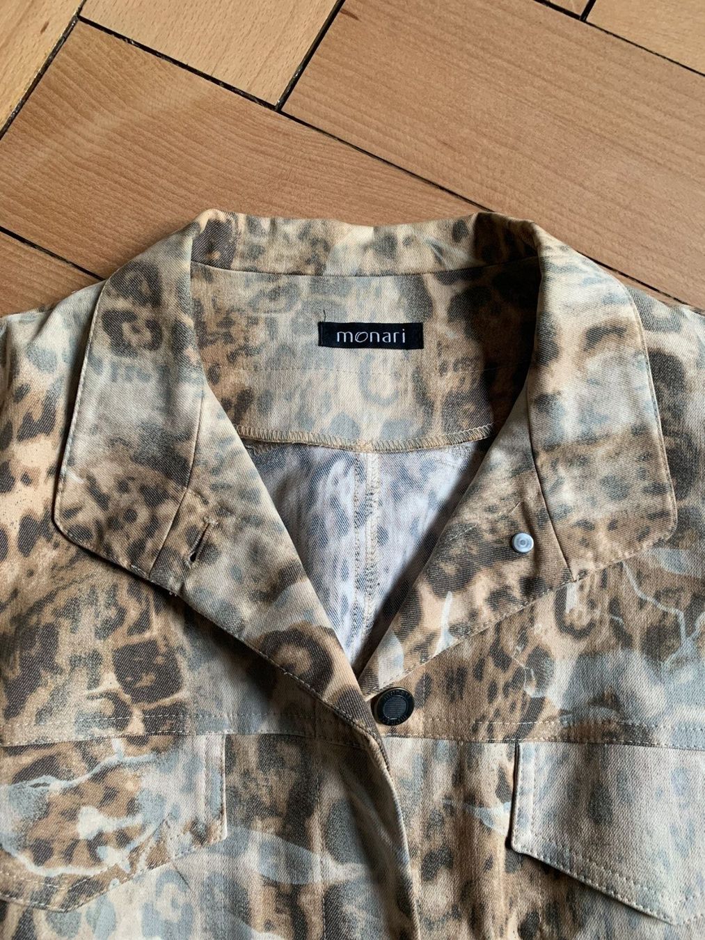Monari Gilets & Westen: MONARI - Leo Gilet beige 42 – Gebraucht aus Zürich von Diazaio 3