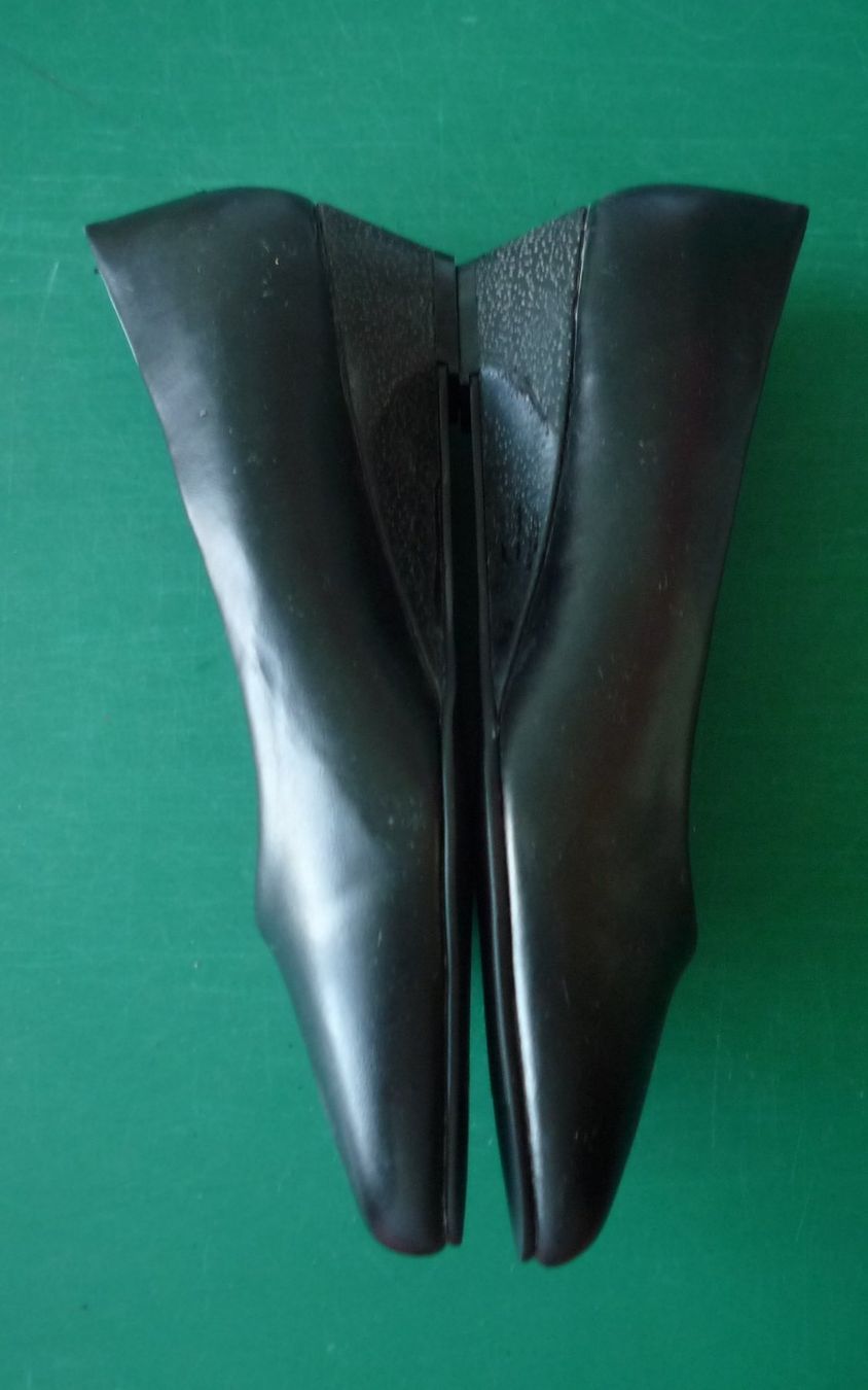 Scarpe da donna: Pumps schwarz / Marke ooops /Gr. 39 – Usato da Rafz venduto da Sonnenblume305 1