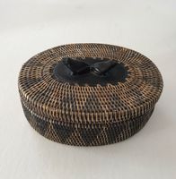 Boîte ronde en rotin vintage avec couvercle spécial!