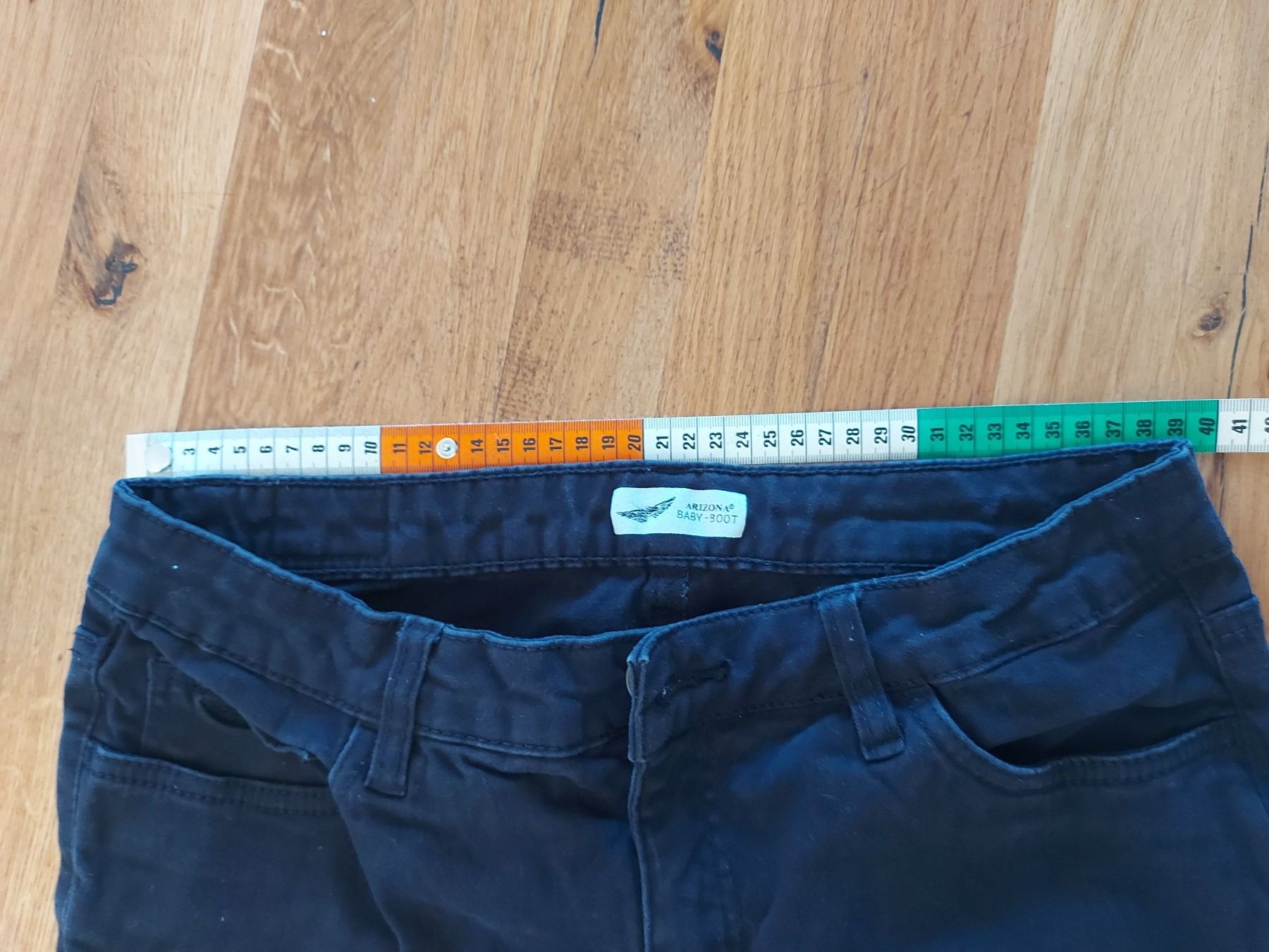 Arizona Jeans: schwarze Jeans von Arizona – Usato da Veyras venduto da kanema 3