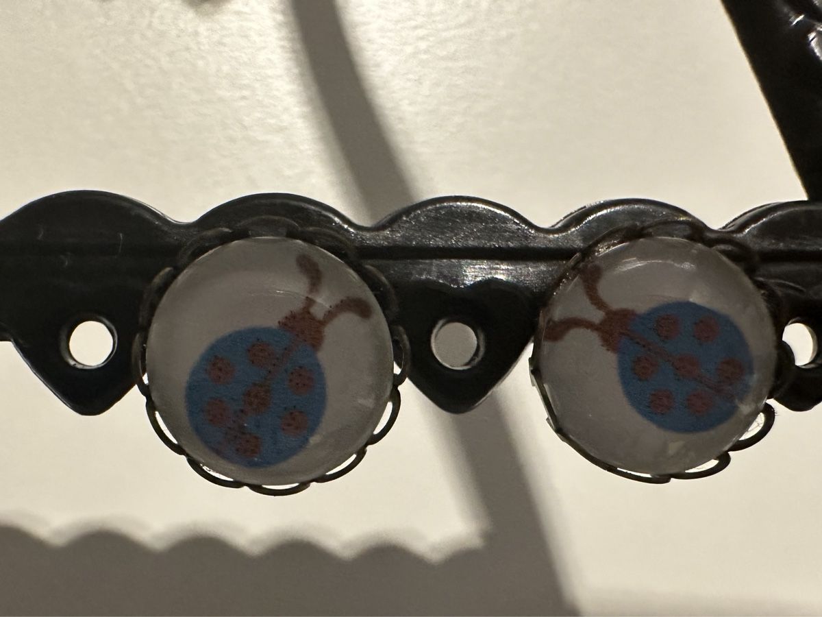 Ohrringe & -stecker: Ohrstecker Ohrringe handmade Marienkäfer – Neu und originalverpackt aus Gelterkinden von Aischas