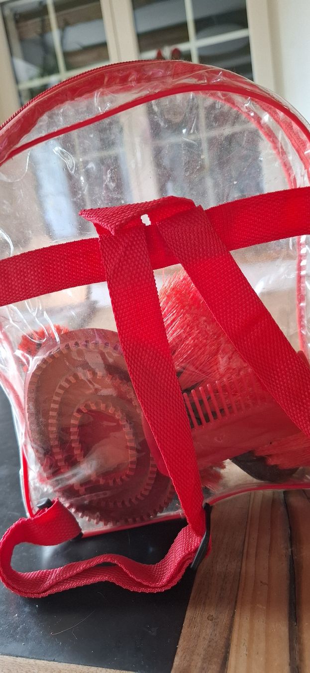 Autres articles pour la maison: Kinder Pferdeputzzeug – D'occasion à Hombrechtikon par Logato 1