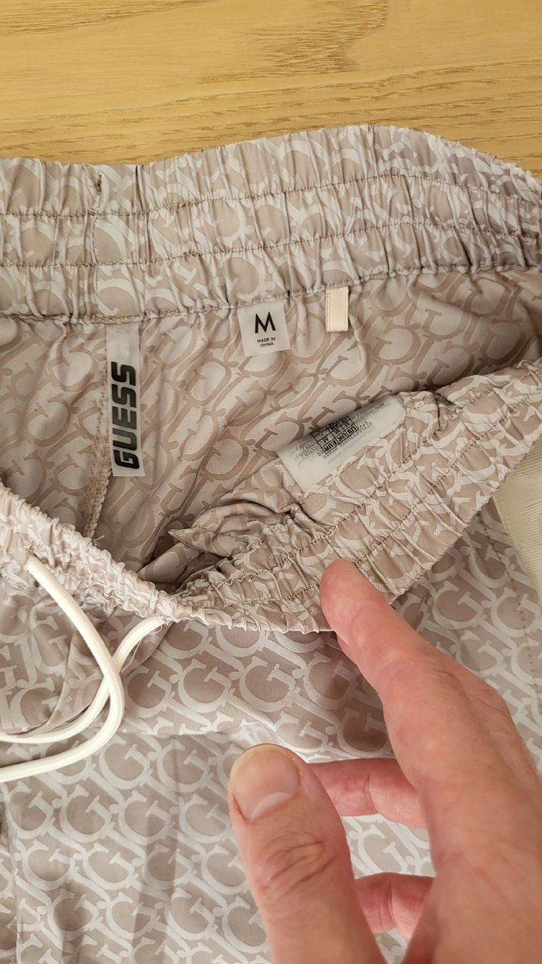 Guess Pantaloni: Shorts Guess G.M – Nuovo (secondo la descrizione) da Muttenz venduto da Igma 1