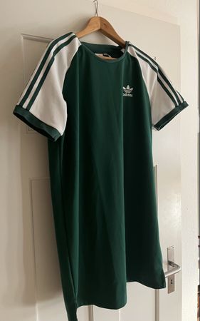Adidas Kleid, Grösse S, Grün mit Streifen - Top Zustand! (56