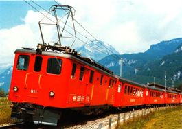 SBB-CFF Brünig : Zug mit Deh 4/6 bei Meiringen