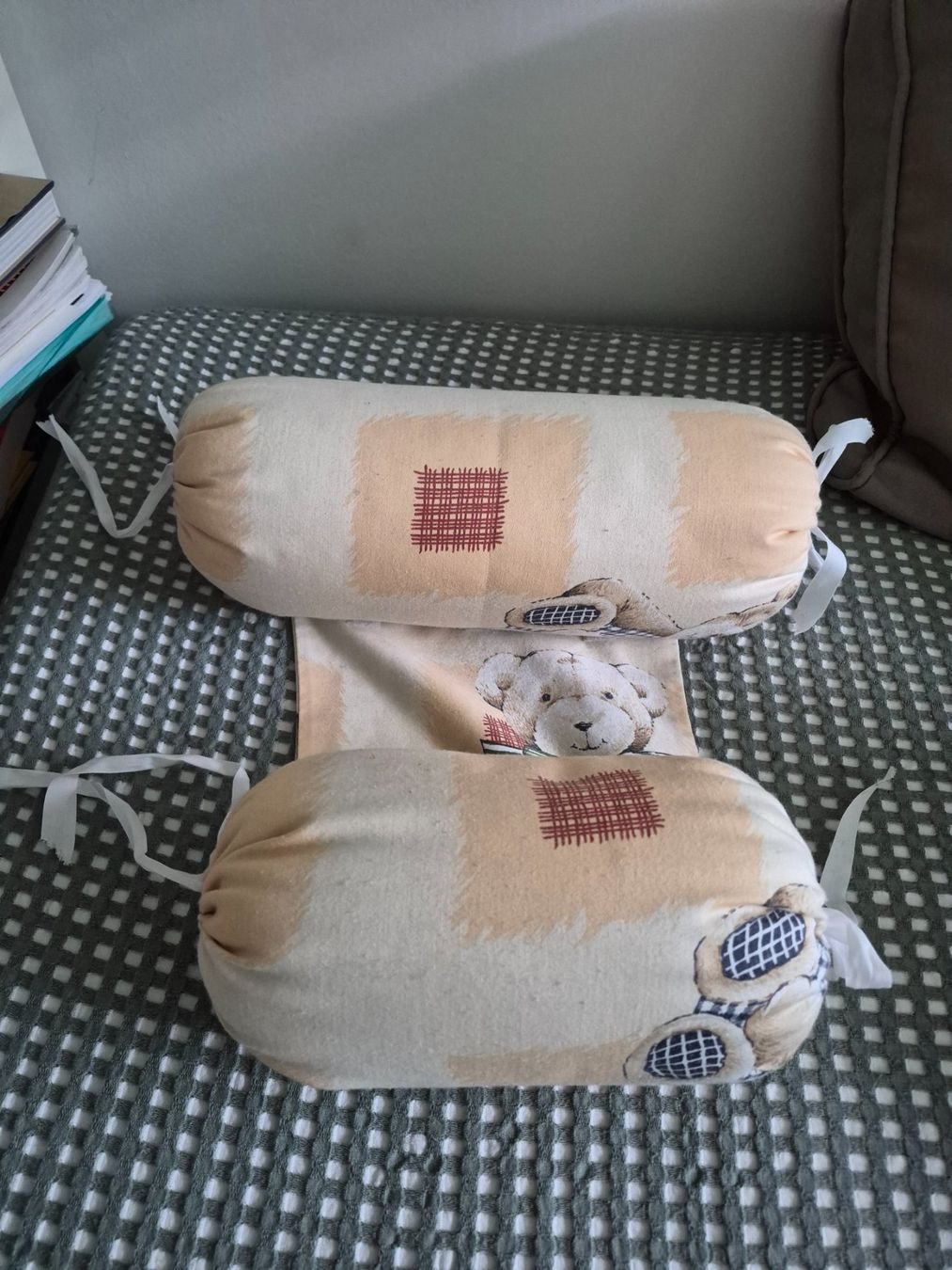 Kissen: Anti-roll side pillows – Gebraucht aus Zürich von zhe_mc8j 1