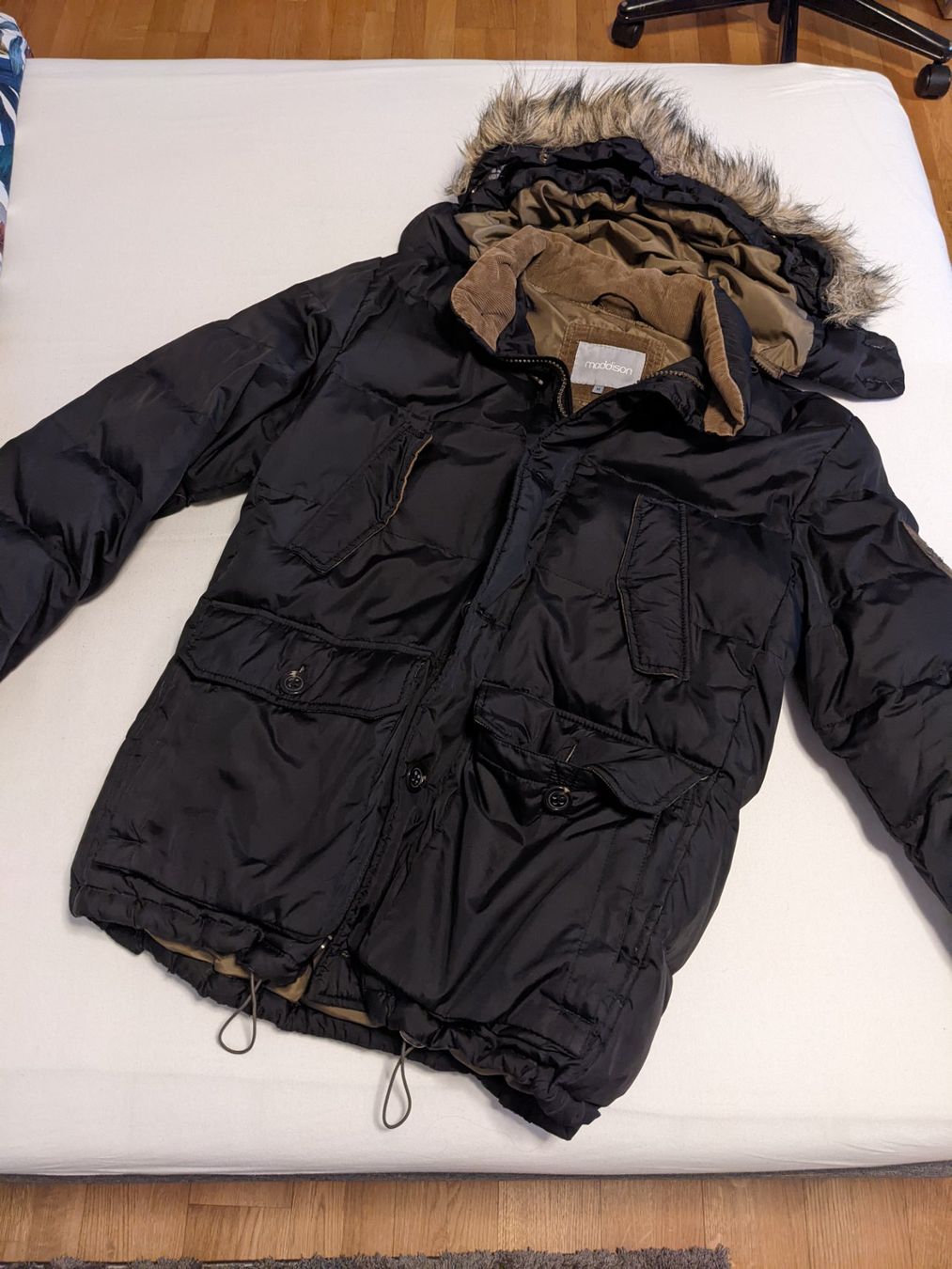 Vestes: Winterjacke - Grösse M – D'occasion à Uster par parasimple