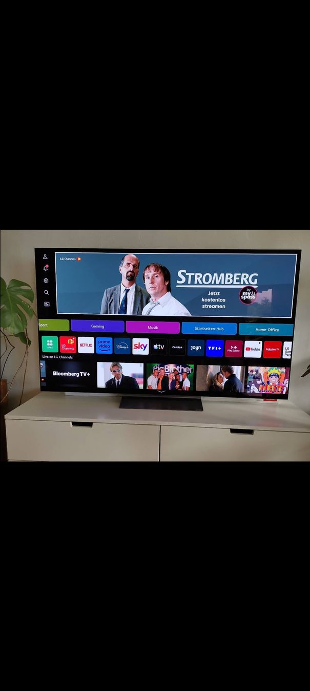 LG Televisori: LG OLED65C2LA  65" OLED evo Premium TV  – Usato da Eschenz venduto da byron_bay 1