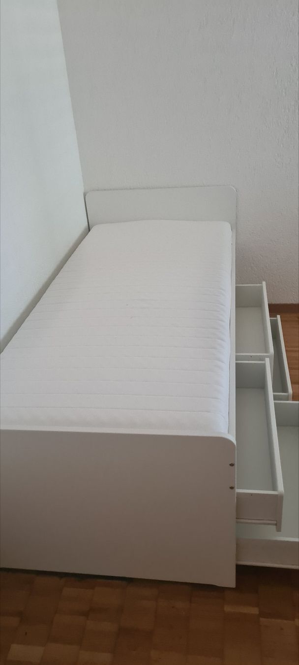 Ikea Lits: Ikea Släkt Bett mit 4 Schubladen – D'occasion à Bern par sepplcho 2