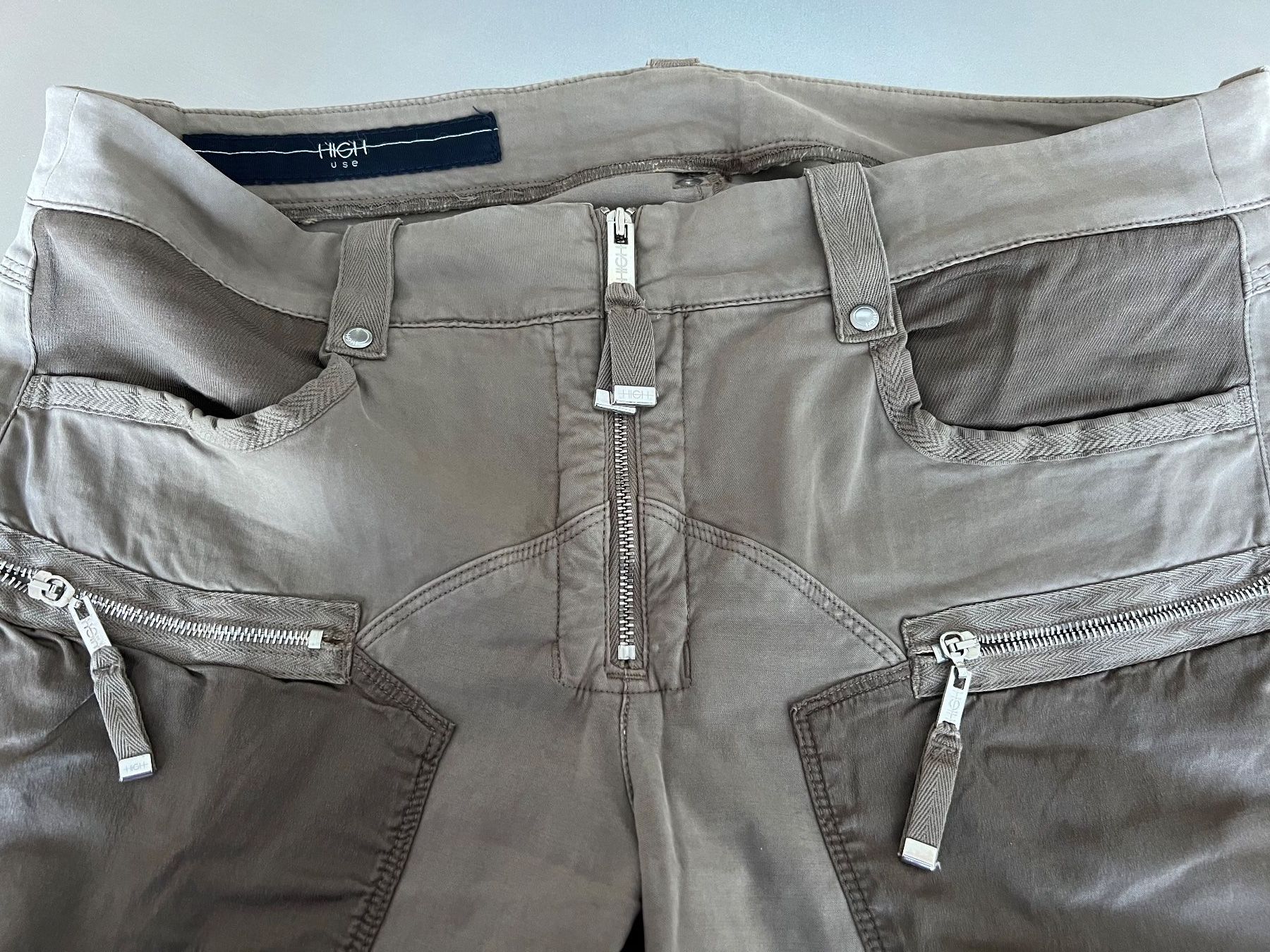High Pantaloni: Hose von High – Usato da Remigen venduto da Orlana7 2