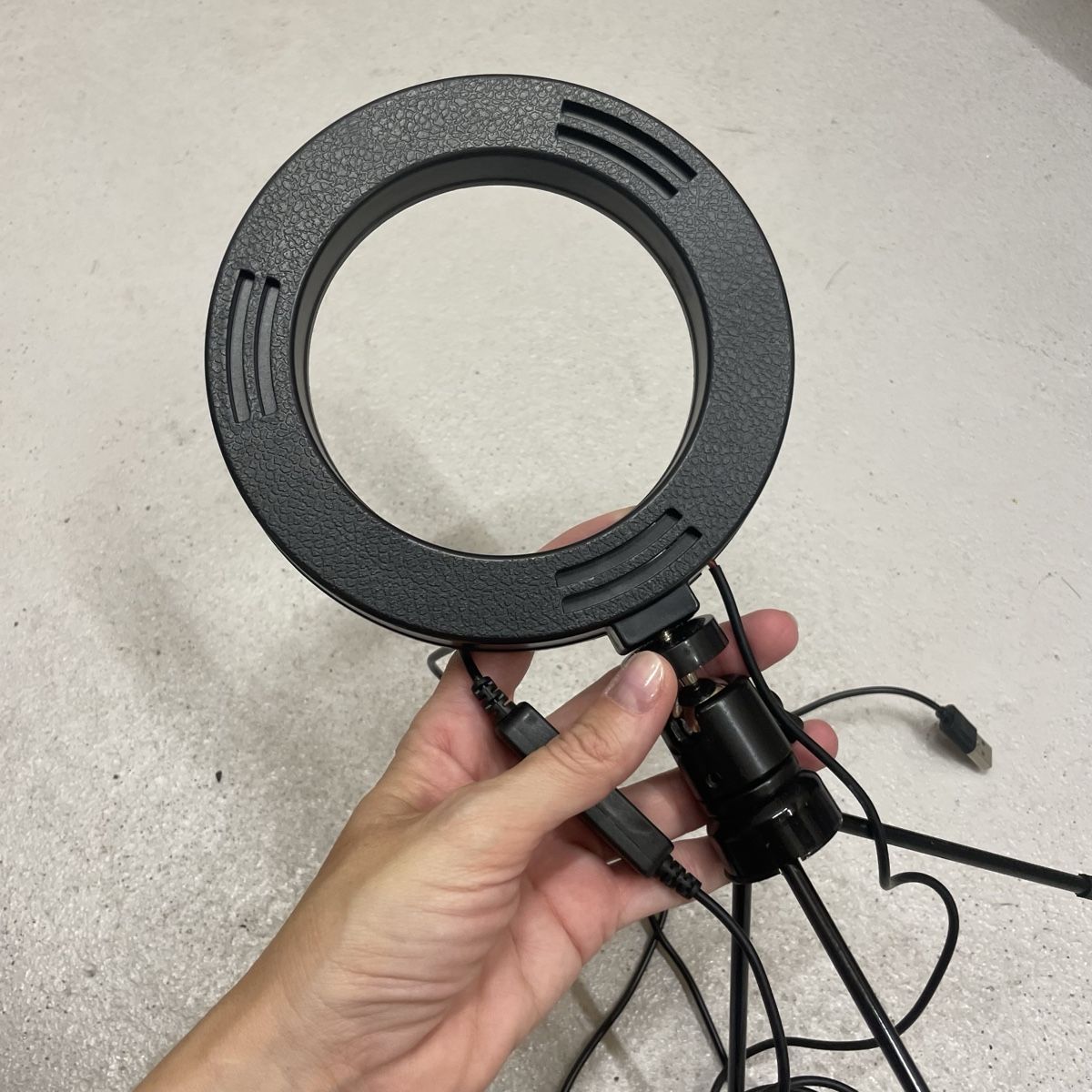 Lampen: Ringlicht mit Stativ und USB-Kabel, Durchmesser 15cm – Neu (gemäss Beschreibung) aus Utzenstorf von beatrice.ch 4