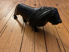 Löwe - Holzfigur aus Kenya