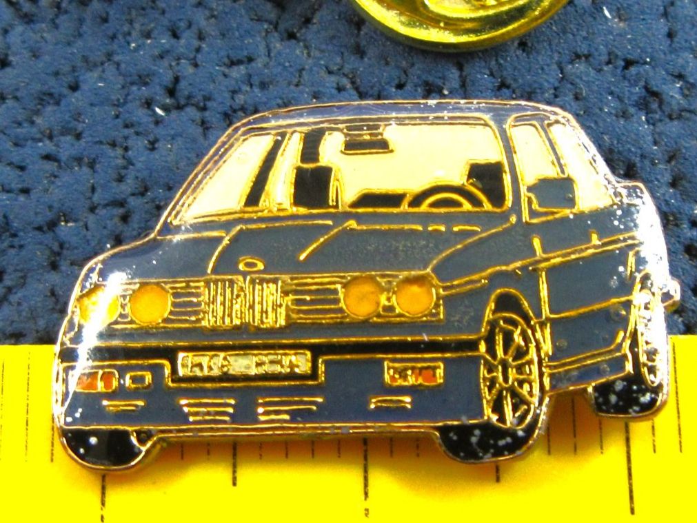 BMW Placchette & Badge: BMW M3 E30 AUTO PIN GLASIERT mit SECURITY-CLIP – Usato da Ettingen venduto da Hausi4711 1