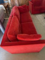 Canapé et fauteuil velours rouge bon état