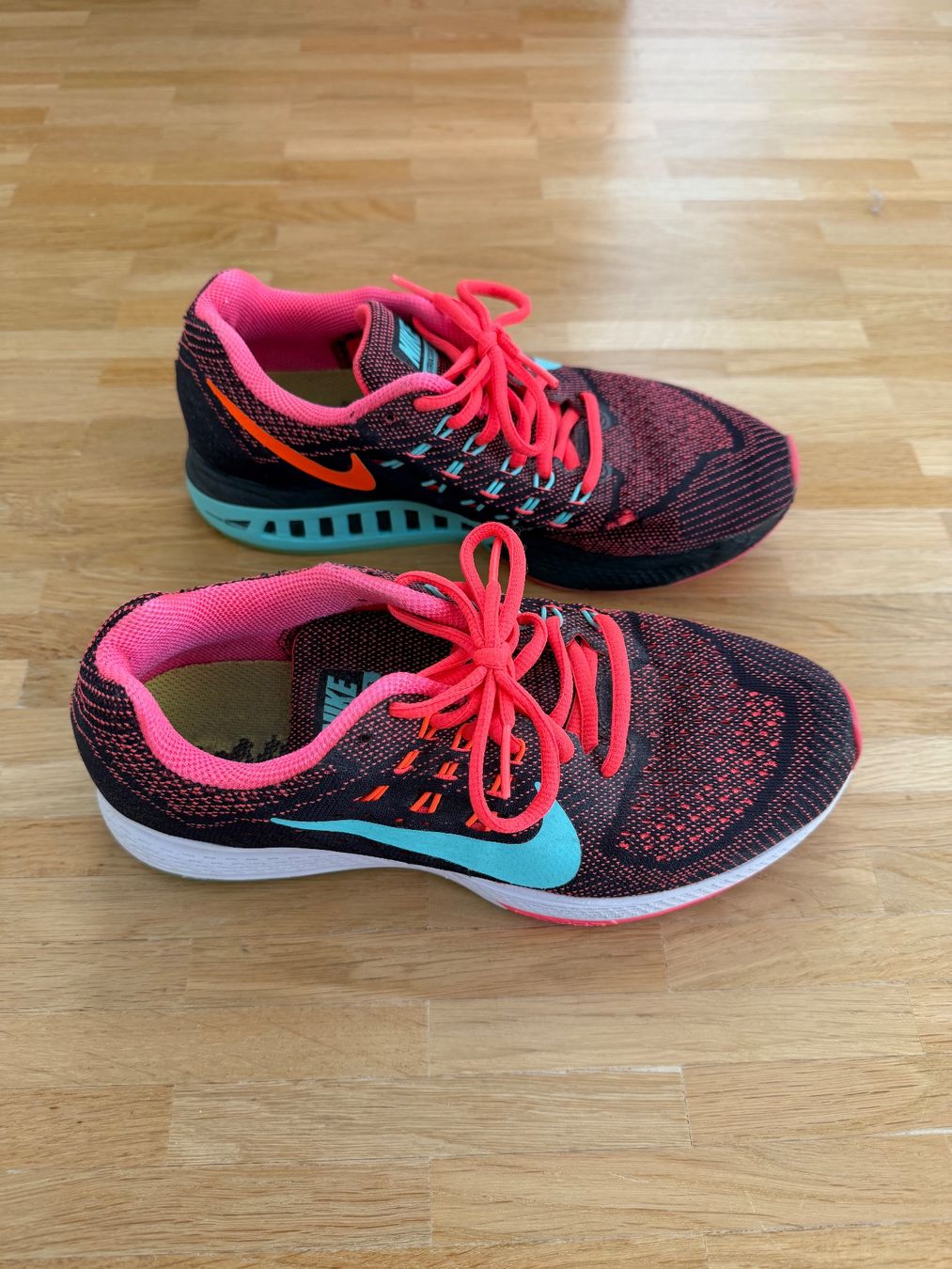 Nike Chaussures femmes: Nike Laufschuhe (Structure 18) – D'occasion à St.Gallen par Jay810