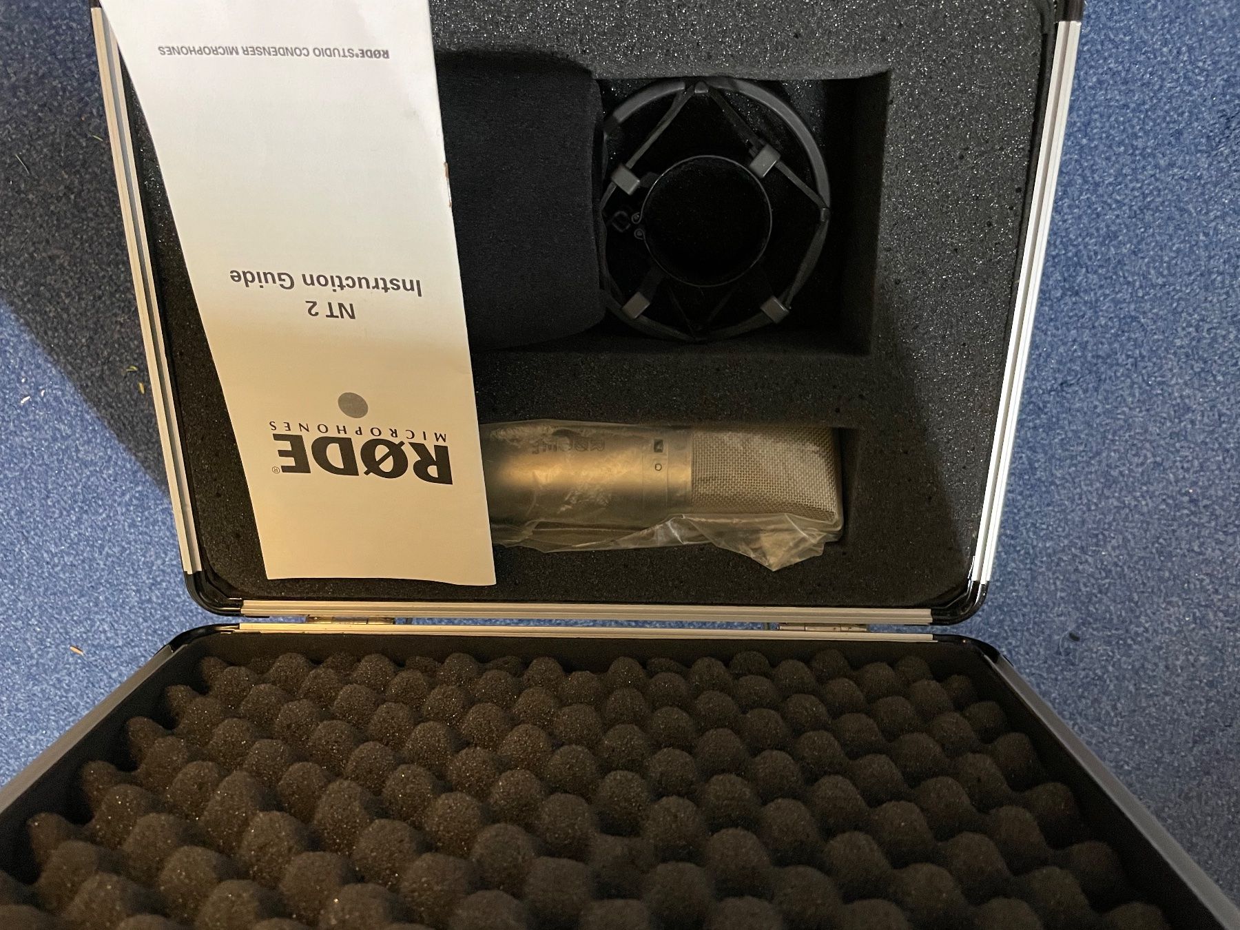 Microfoni: Microfono Røde NT2  Condensatore Studio + Custodia rigida – Usato da Villmergen venduto da dado2001 2