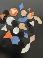 Bestickte geometrische Motive von Jakob Schlaepfer