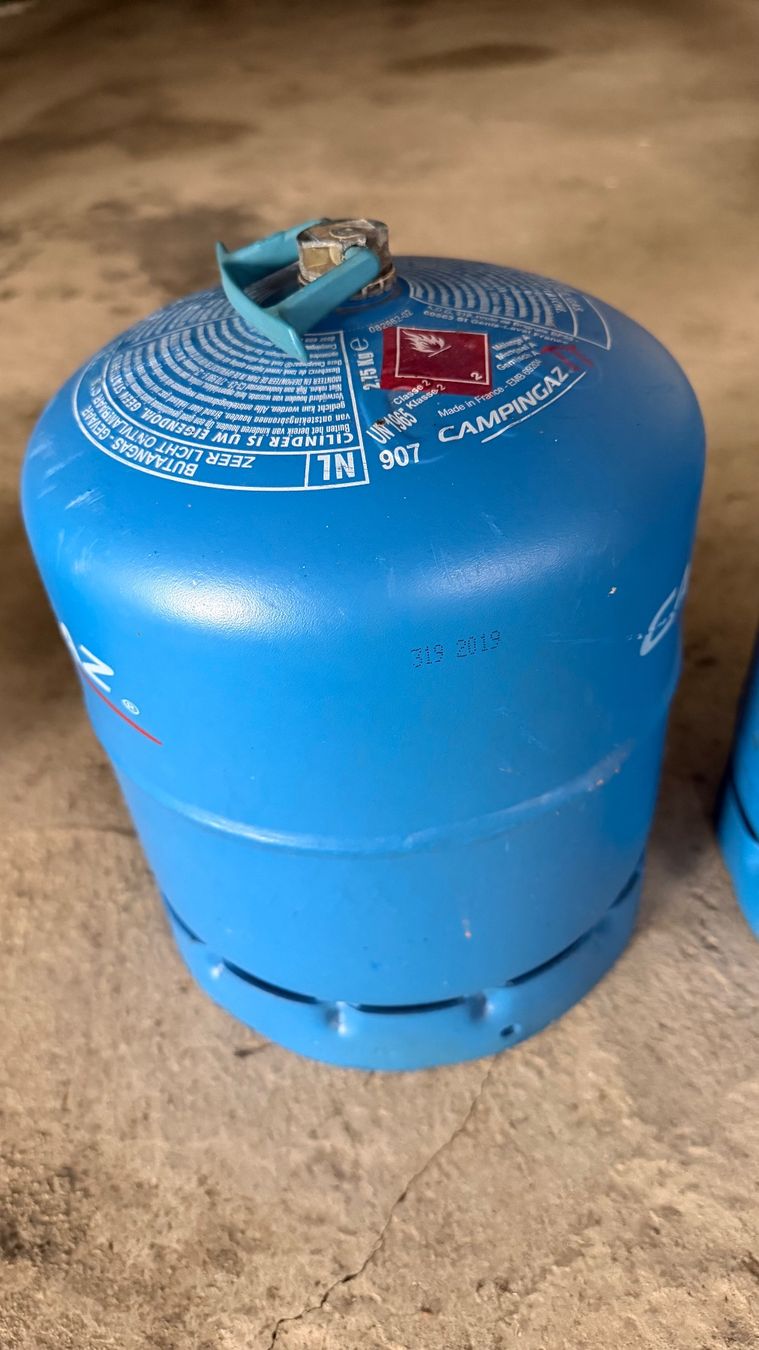 Campingaz Apparecchiature e tecnologia a gas: Campingaz Gasflaschen Set 907 und 904 – Usato da Binningen venduto da Sammler50 2