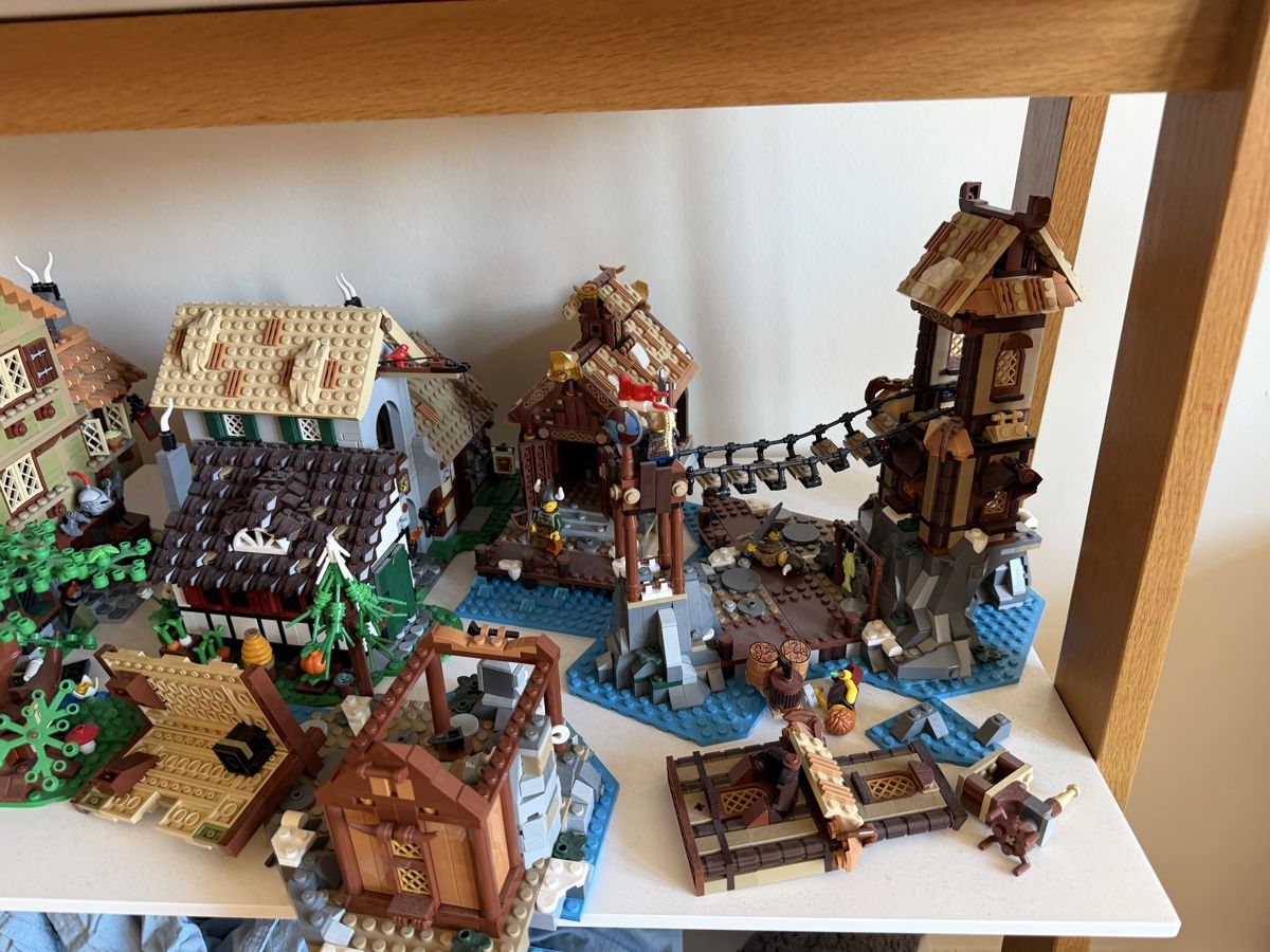 Lego Spielzeuge: Lego Wikinger Dorf – Gebraucht aus Riehen von ser_cg2x