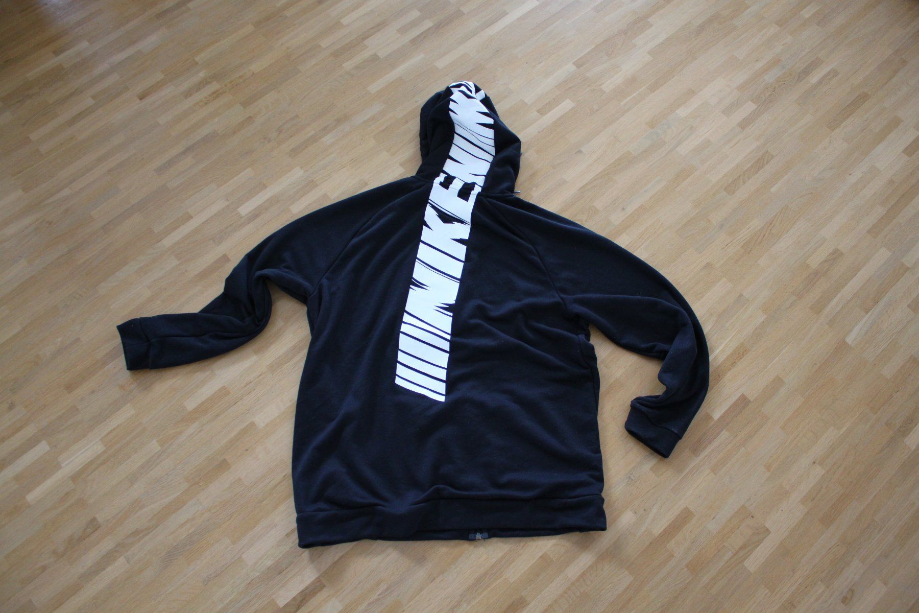 Nike Maglioni & Felpe: Nike Zip Hoody Dri Fit XL – Usato da Mörschwil venduto da leg_yrn8 1