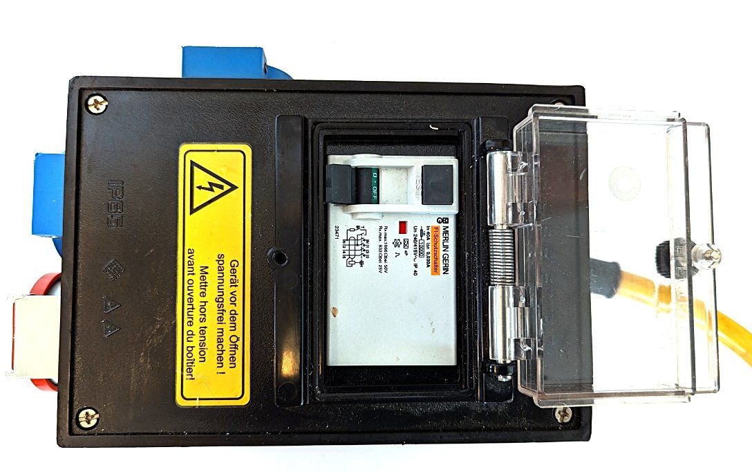 GIFAS Elettrotecnica: mobiler Stromverteiler GIFAS  400 Volt mit FI-Schalter – Usato da Uetikon am See venduto da Tomarrani 8
