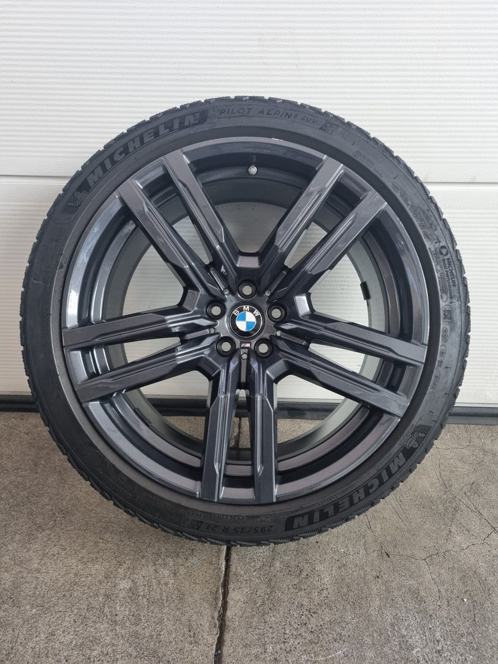 BMW Pneus & Roues: BMW X6M Competition Winterräder – D'occasion à Kirchdorf AG par Cartastic_AG 3