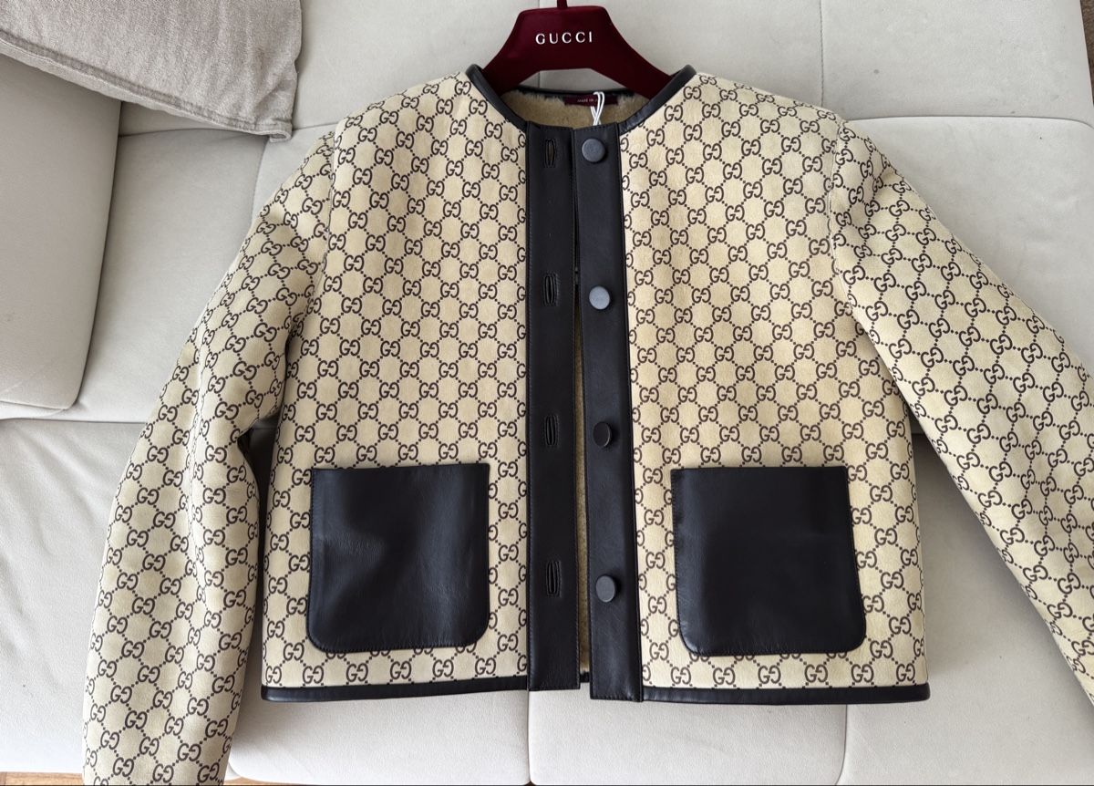 Gucci Vestes: Gucci Jacke mit innen Fell – Neuf avec emballage d'origine à Neuenhof par ili_l5qv