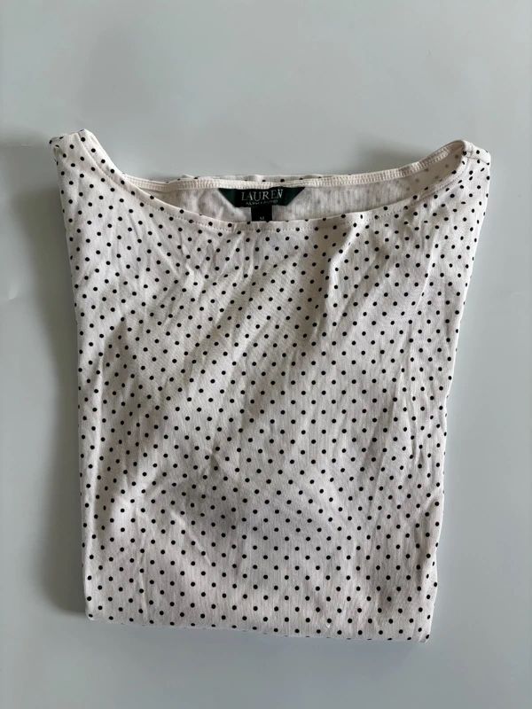 Ralph Lauren Top: Ralph Lauren polka dot top – Usato da Genève venduto da toandfrom 1