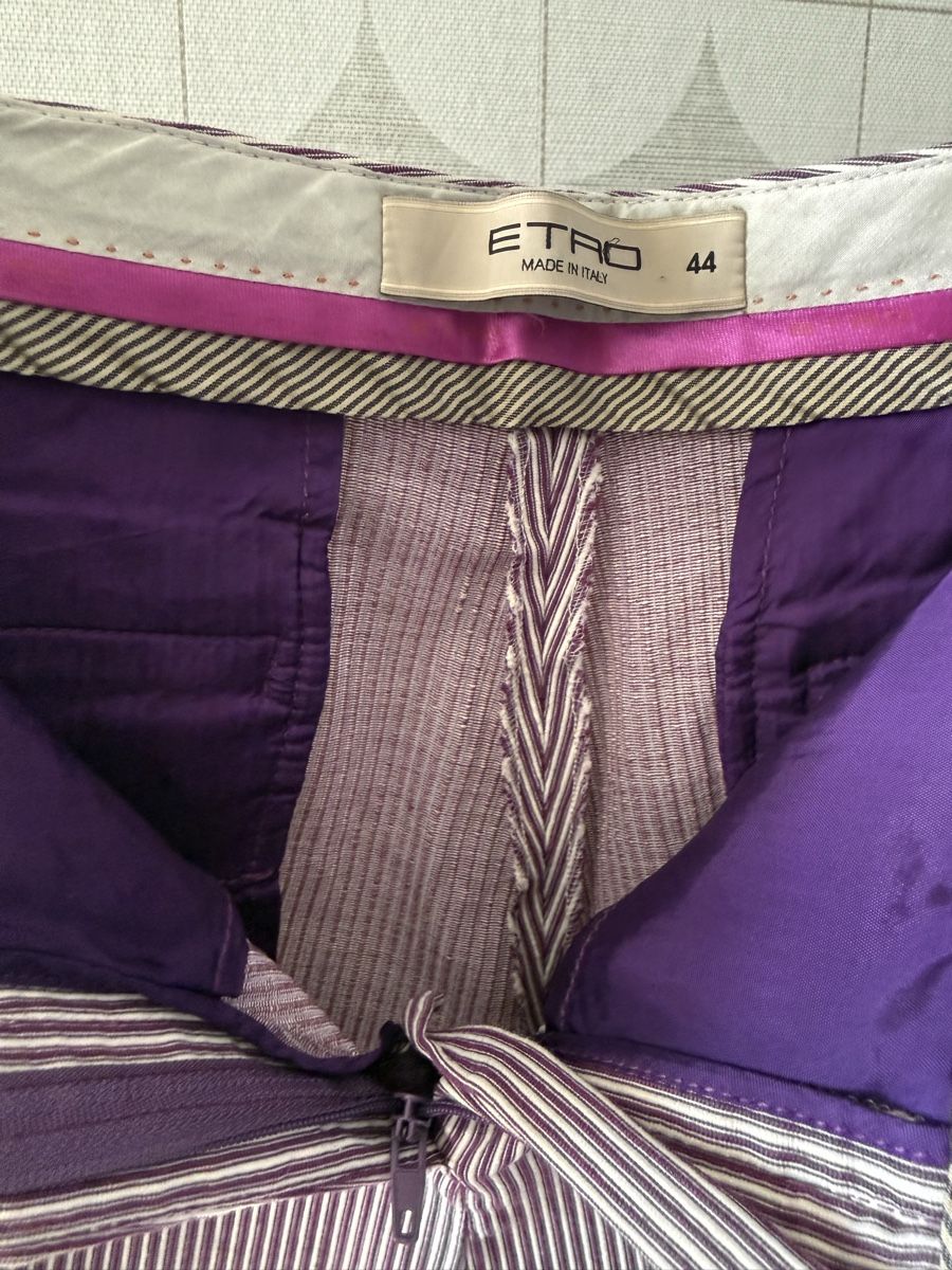 Etro Pantaloni: Etro Hose, lila gestreift  – Nuovo (secondo la descrizione) da Gümligen venduto da hookedonsales 1