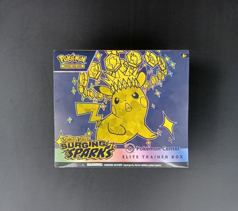 Surging Sparks Pokémon Center ETB - EN! Neu! Sealed! (Neu und ...