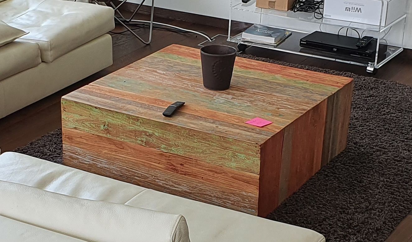Tische: Couchtisch Holz bunt – Gebraucht aus Wettingen von chrisb007