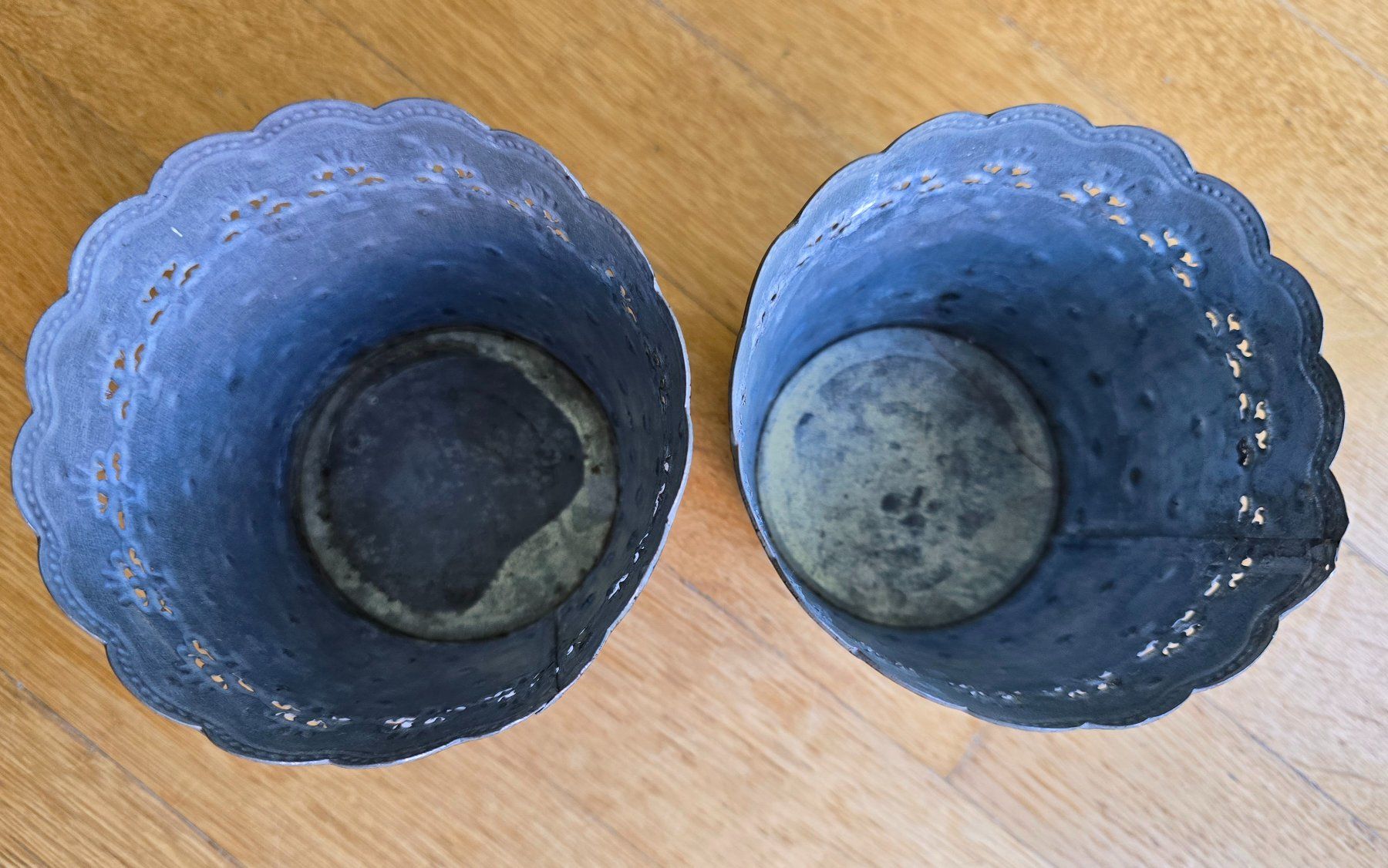Vasi per fiori: 2 Metall Übertopfe grau 12 cm – Usato da Meggen venduto da DieRigi 1
