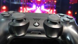 Sony PlayStation 4 (PS4) 1 TB HDD Modell CUH-2116B