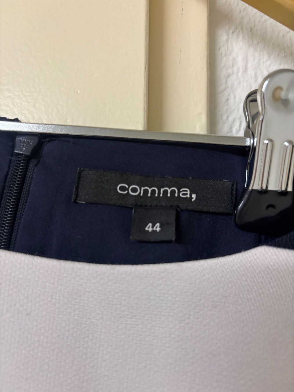 Comma Robes: comma  Damen elegante Kleid  Gr. 44 – D'occasion à Wallisellen par AS.TZ. 3