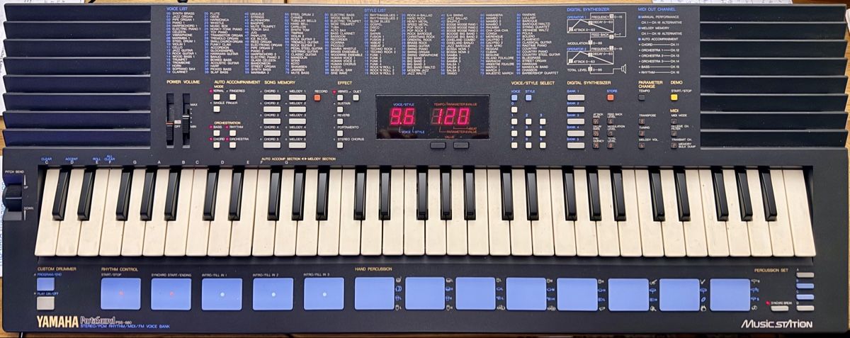 Yamaha Musikinstrumente: Yamaha PortaSound PSS-680 – Gebraucht aus Basel von Lithoklast