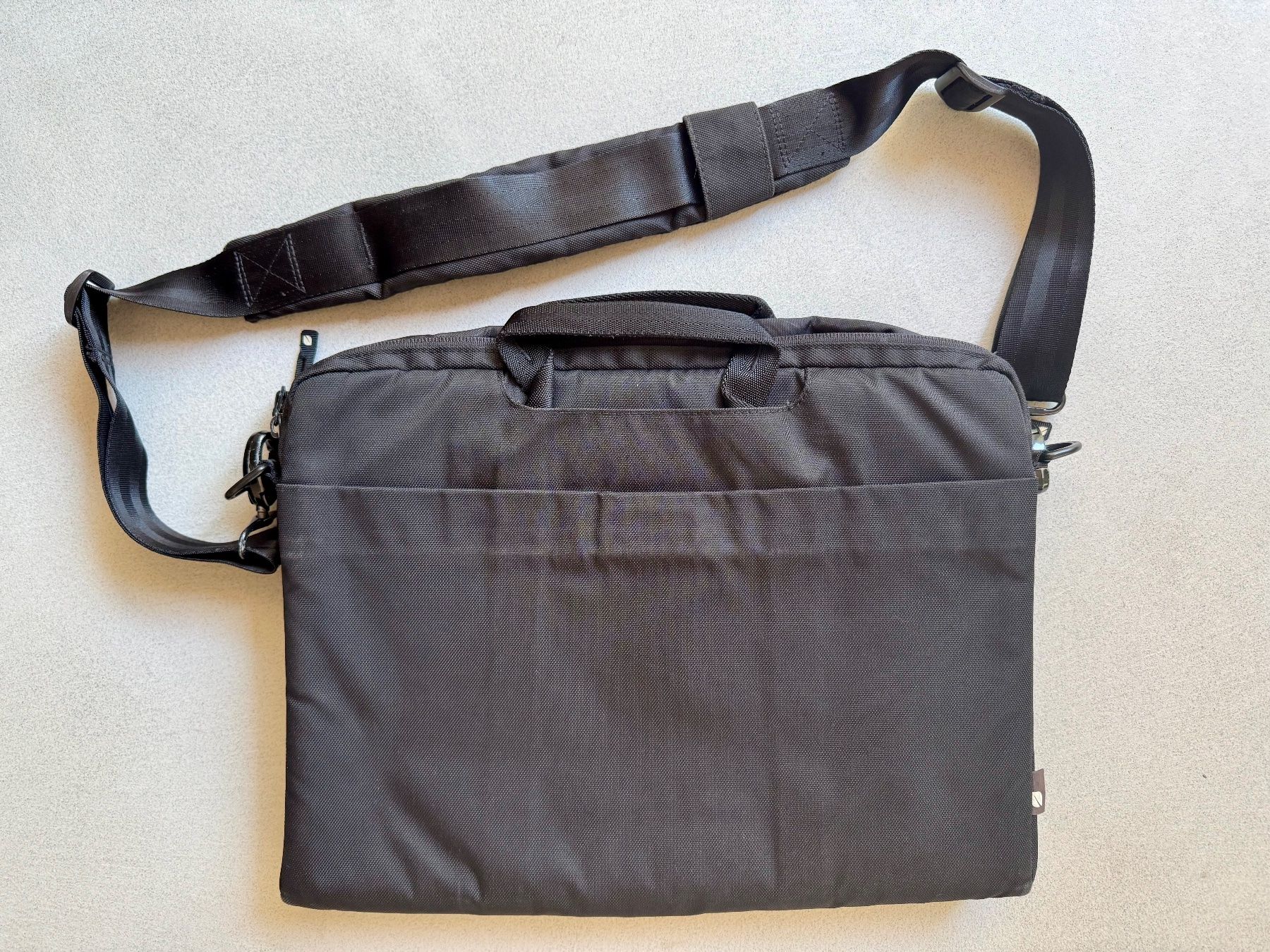 Incase Borse: INCASE City Brief, Pre-loved – Usato da Paradiso venduto da pietk_6900 3