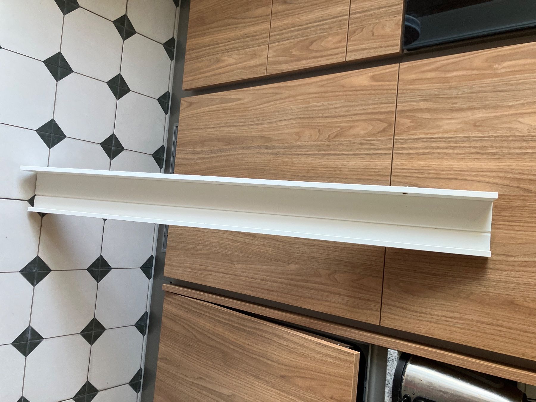 Ikea Scaffali: Ikea MOSSLANDA Bilderleiste, weiß, 115 cm – Usato da Basel venduto da Wiub 2