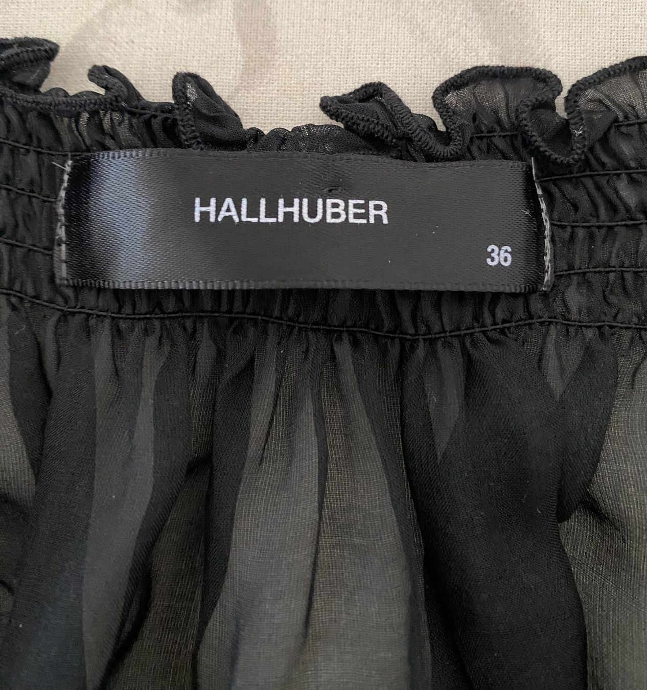 Hallhuber Camicette: Seidenbluse von Hallhuber in Schwarz, Gr. 36 – Usato da Zürich venduto da Maria2021 4