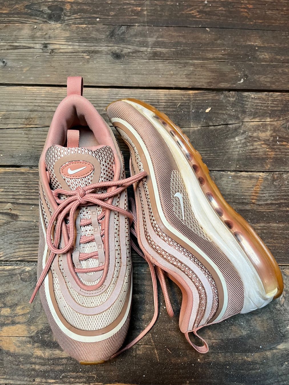 Nike Damenschuhe: Schuhe / Nike / Turnschuh / Sneaker / 40 – Gebraucht aus Zürich von lis_mg6t 1