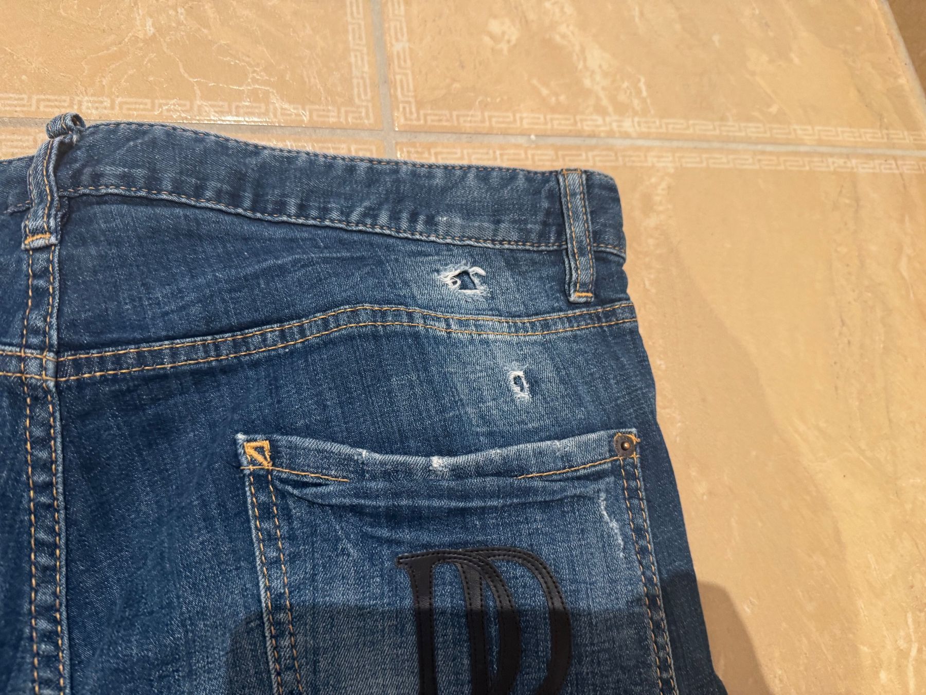 Dsquared2 Jeans: Dsquared2 NWT Jeans, ital 54/XXL oder 3XL, Np 605 Fr – Usato da Klingnau venduto da Markus14 4