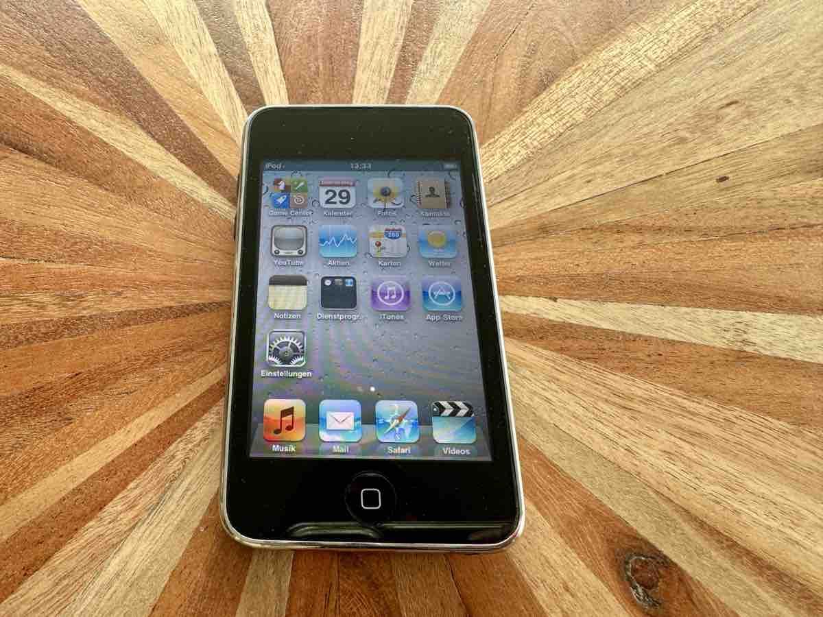 Apple Tragbarer Mediaplayer: Apple iPod touch 3 32GB Silber MP3 – Gebraucht aus St. Gallen von hae_6rmh 1