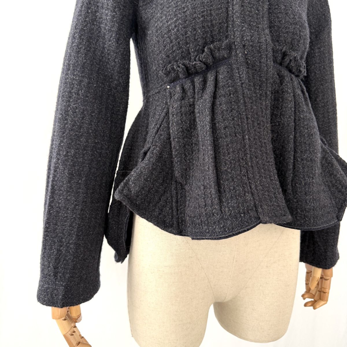 High Giacche: HIGH Everyday Couture Wool/Cashmere Jacket – Nuovo (secondo la descrizione) da Emmen venduto da Avviivva_Com2023 2