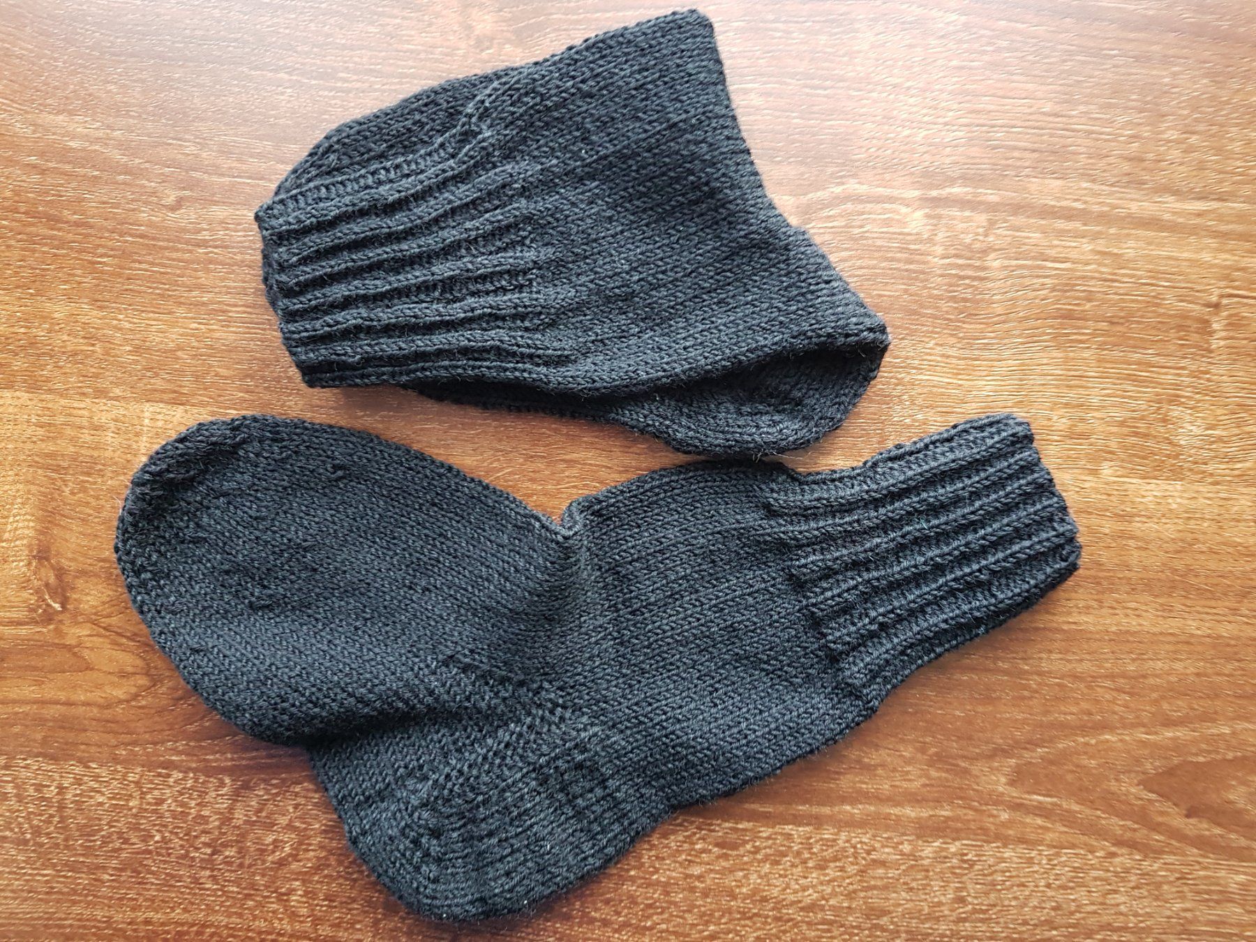 Socken: handgestrickte Socken Gr. 37 schwarz – Neu (gemäss Beschreibung) aus Ursenbach von gruenblau 1