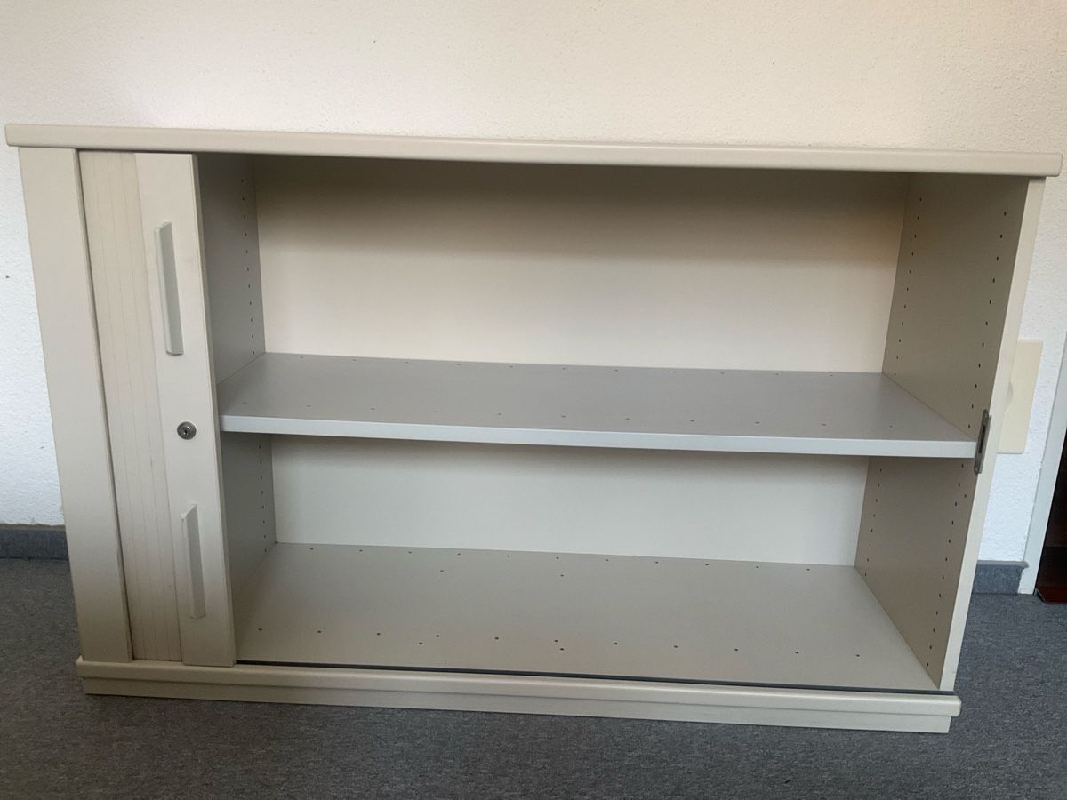Regale: Büroschrank mit Rollladen beige 2 Regale – Gebraucht aus Embrach von bengeli05 1