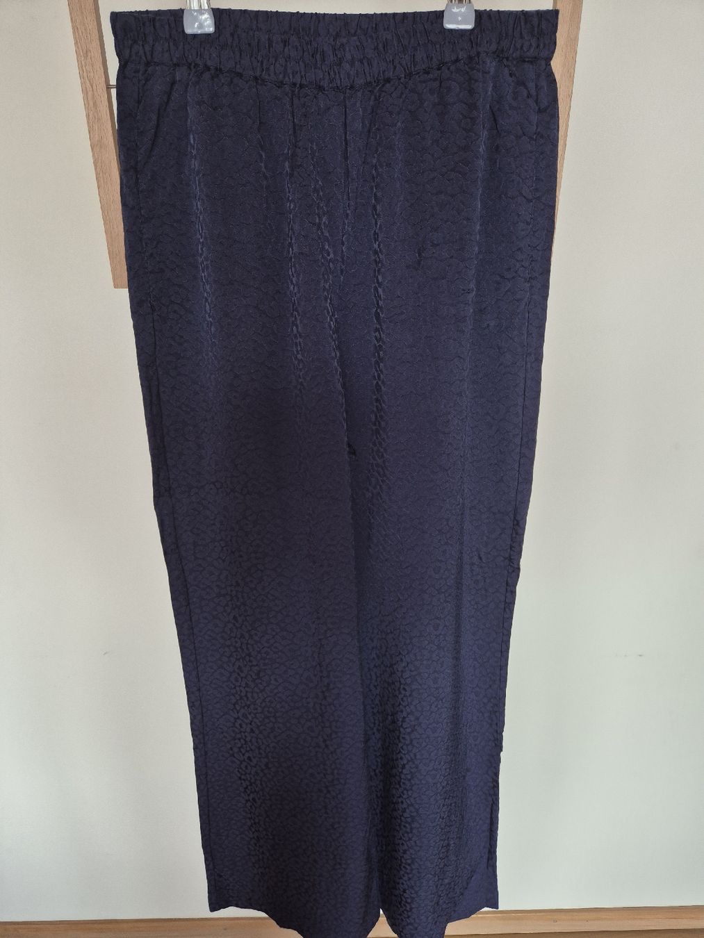 Other Stories Pantaloni: Other Stories Stoffhose – Usato da Escholzmatt venduto da Commessa