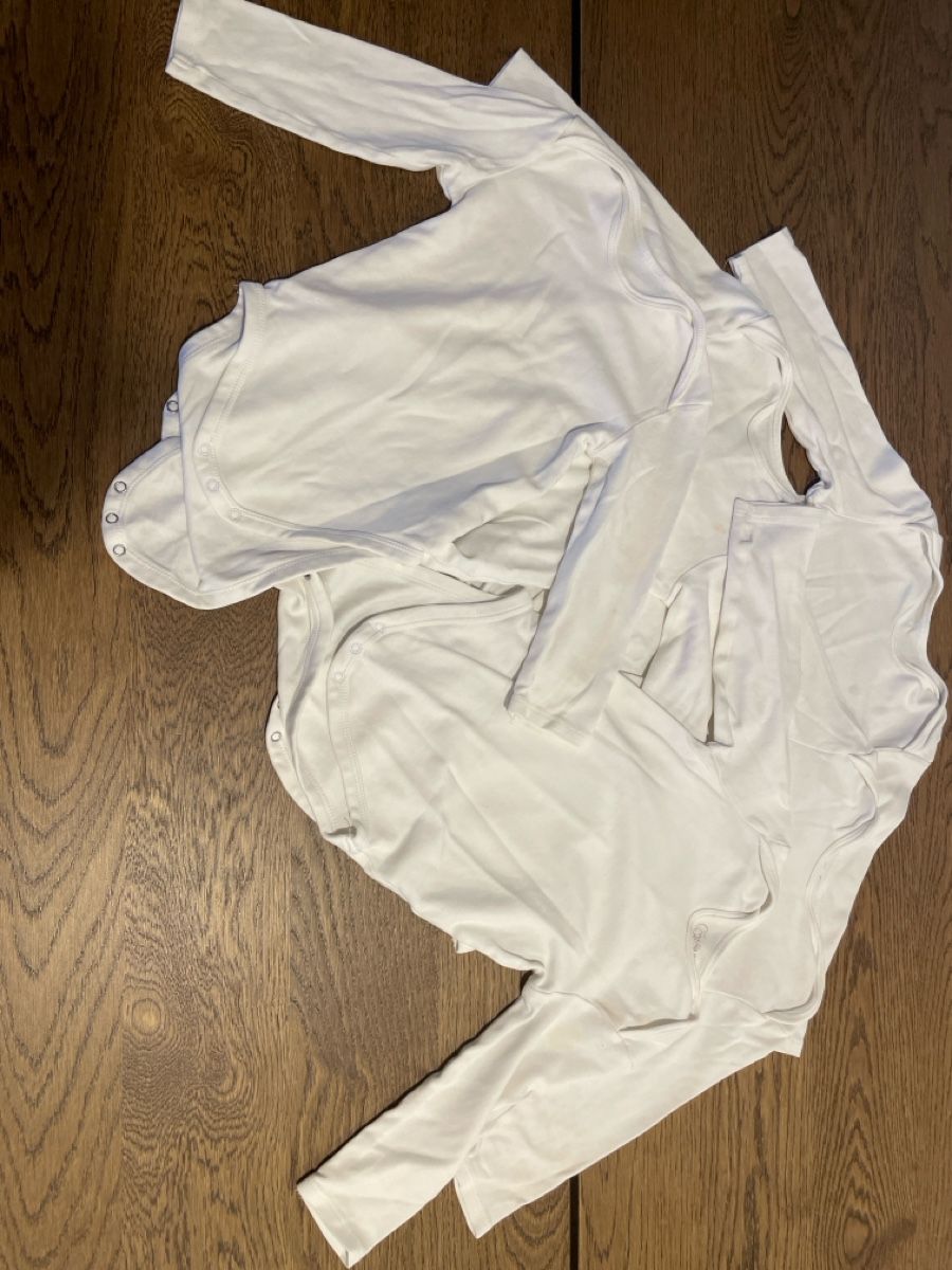 C&A Lotti & Set di vestiti: C&A Bodys weiss Langarm Grösse 98 5 Stk – Usato da Lyss venduto da Vandy19