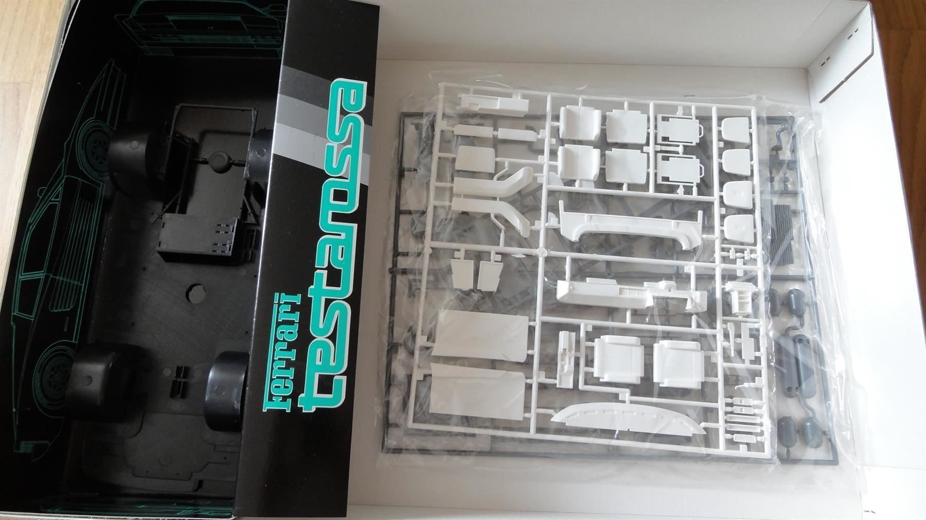 Kit di modellismo & Modellini statici: FUJIMI FERRARI TESTAROSSA WHITE 1:16 – Nuovo (secondo la descrizione) da Frümsen venduto da Malibu69 4