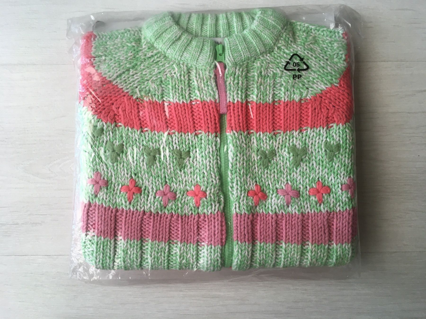 Pullover & Sweatshirts: Strickjacke TCM Gr. 110-116 – Neu und originalverpackt aus Gächlingen von Tara_devi